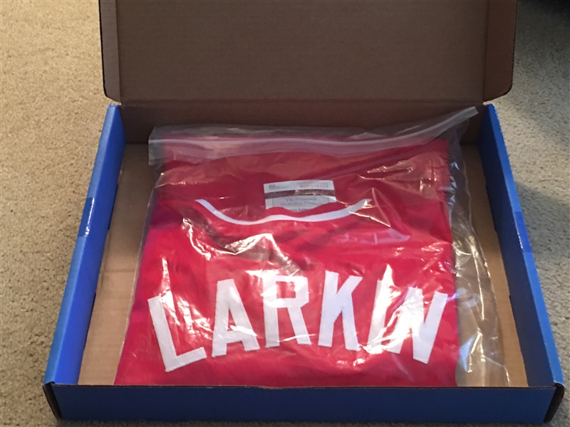 BARRY LARKIN SIGND REDS "GOLD RUSH HOF" JERSEY in BOX w JSA COA !!