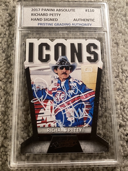 RICHARD PETTY HAND SIGNED AND PGA AUTHENTIC 2017 PANINI ABSOLUTE 