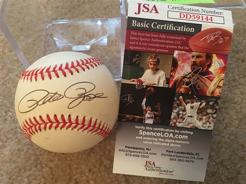 PETE ROSE SIGNED ON VINTAGE $30 N L BASEBAL with $20 JSA COA in CUBE Ready to Display